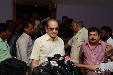 1 Nenokkadine Hungama at RTC Cross Roads